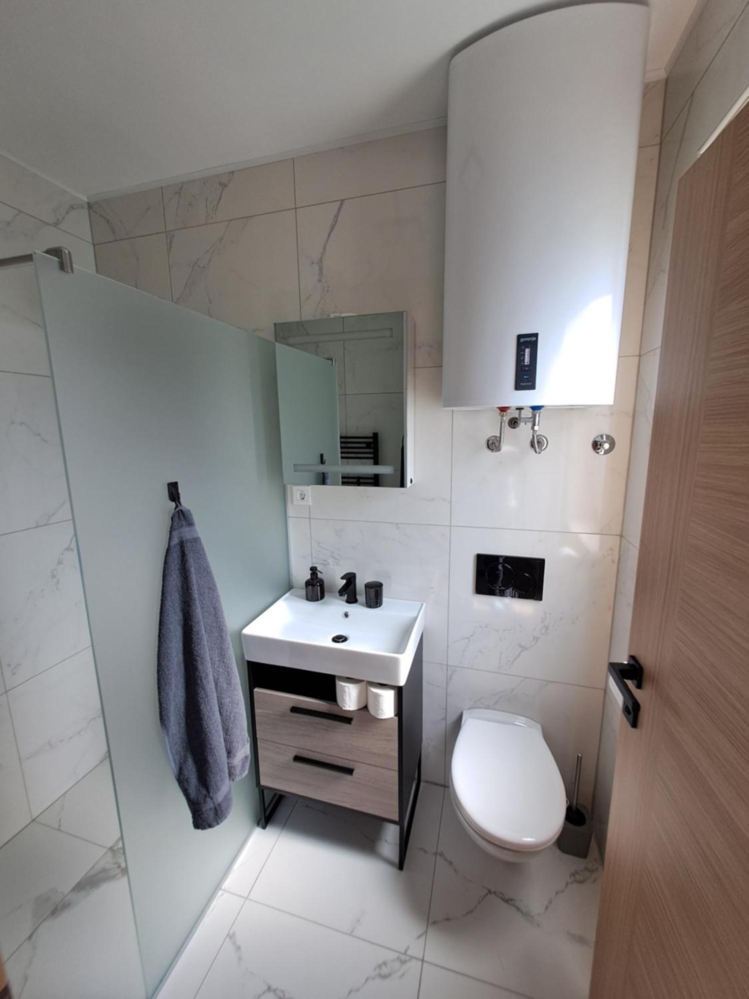 Bella Apartment Zirovnica Exteriör bild