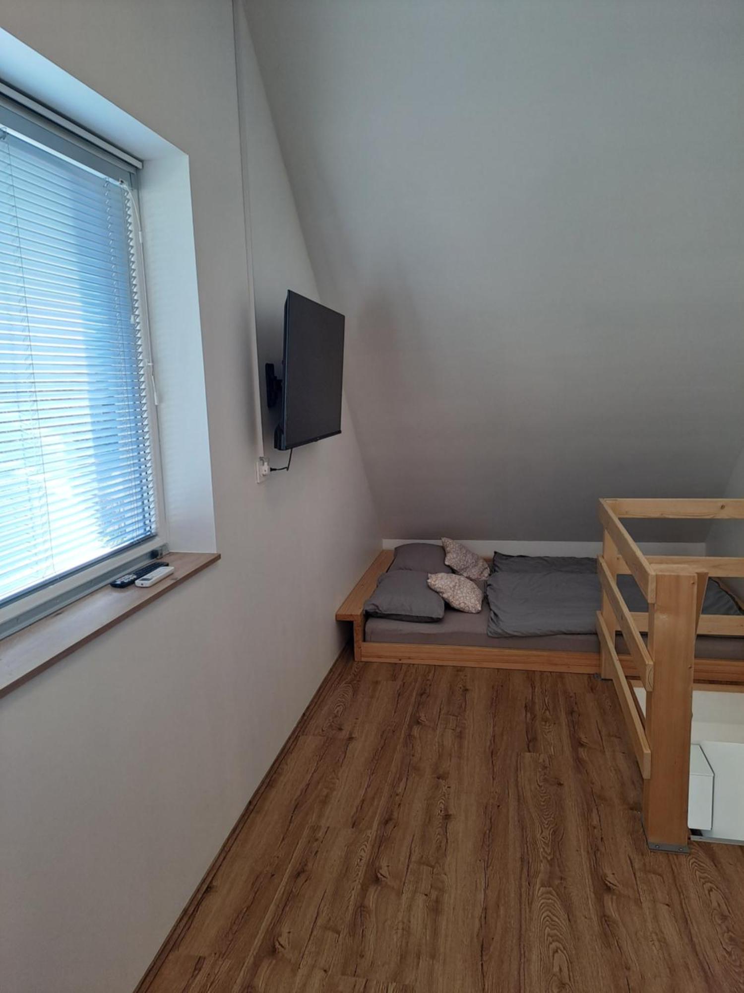 Bella Apartment Zirovnica Exteriör bild